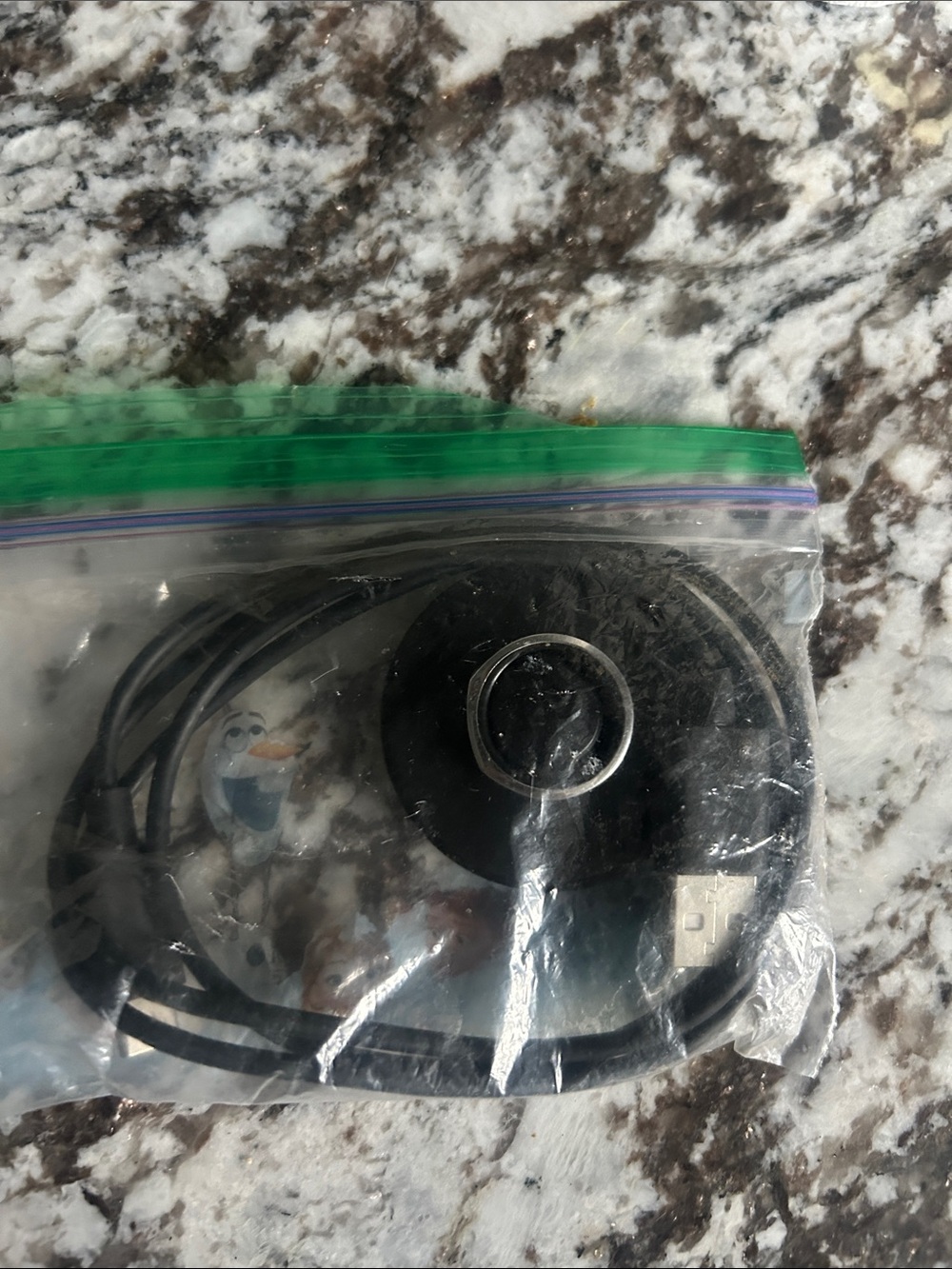Oura Ring Gen 3 Includes charging Cable